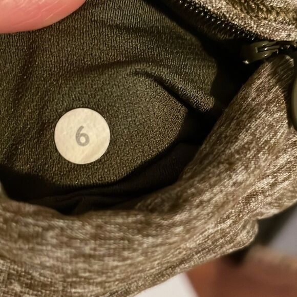 Lululemon Rush Hour 1/2 Zip Pullover Sz 6 Heathered Military Green 647 - Picture 9 of 9